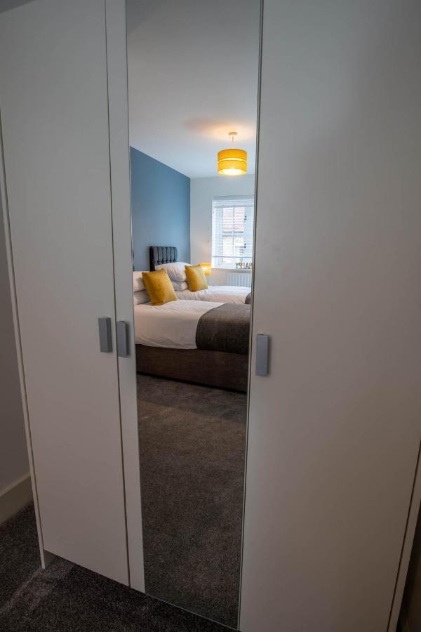 The Chaucer - Modern 3 Bed Home With Parking Close To City Centre كانتربيري المظهر الخارجي الصورة