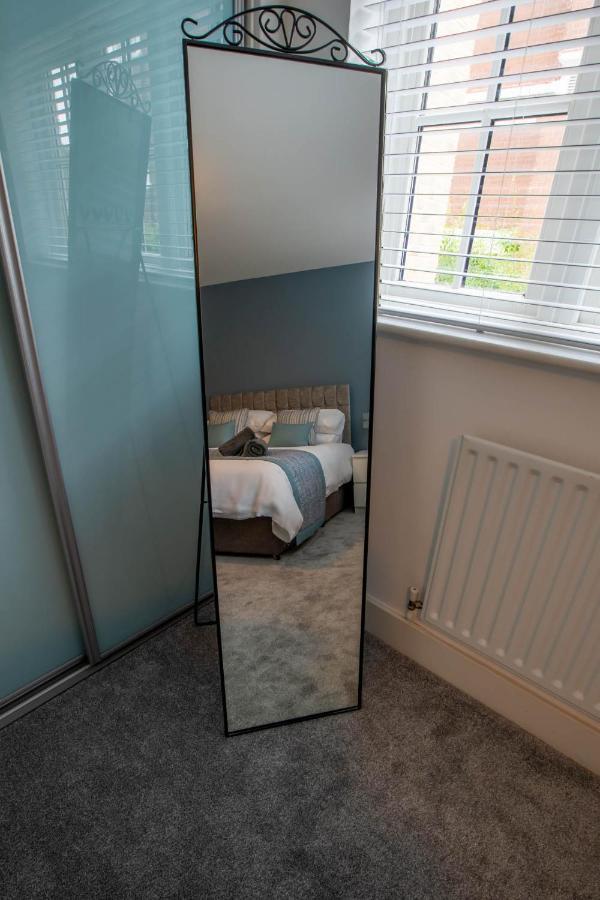 The Chaucer - Modern 3 Bed Home With Parking Close To City Centre كانتربيري المظهر الخارجي الصورة