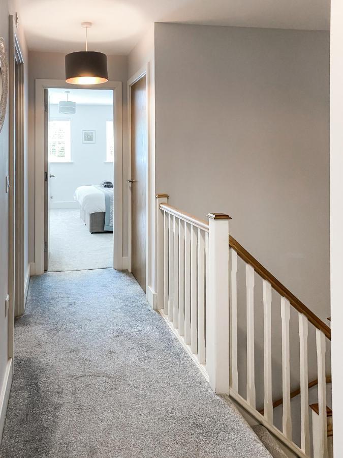 The Chaucer - Modern 3 Bed Home With Parking Close To City Centre كانتربيري المظهر الخارجي الصورة