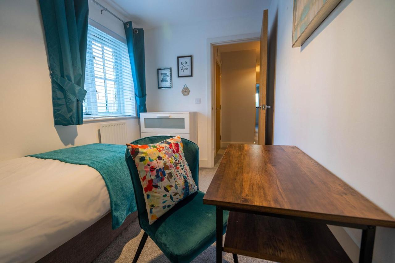 The Chaucer - Modern 3 Bed Home With Parking Close To City Centre كانتربيري المظهر الخارجي الصورة