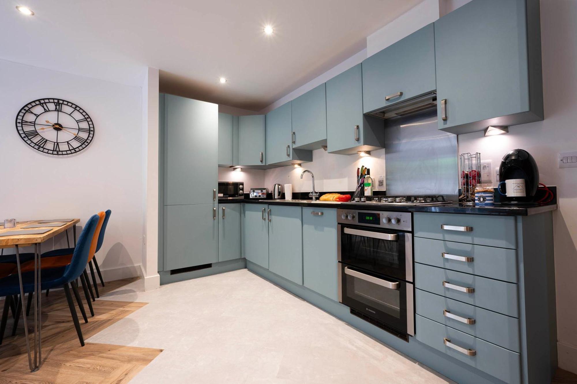The Chaucer - Modern 3 Bed Home With Parking Close To City Centre كانتربيري المظهر الخارجي الصورة