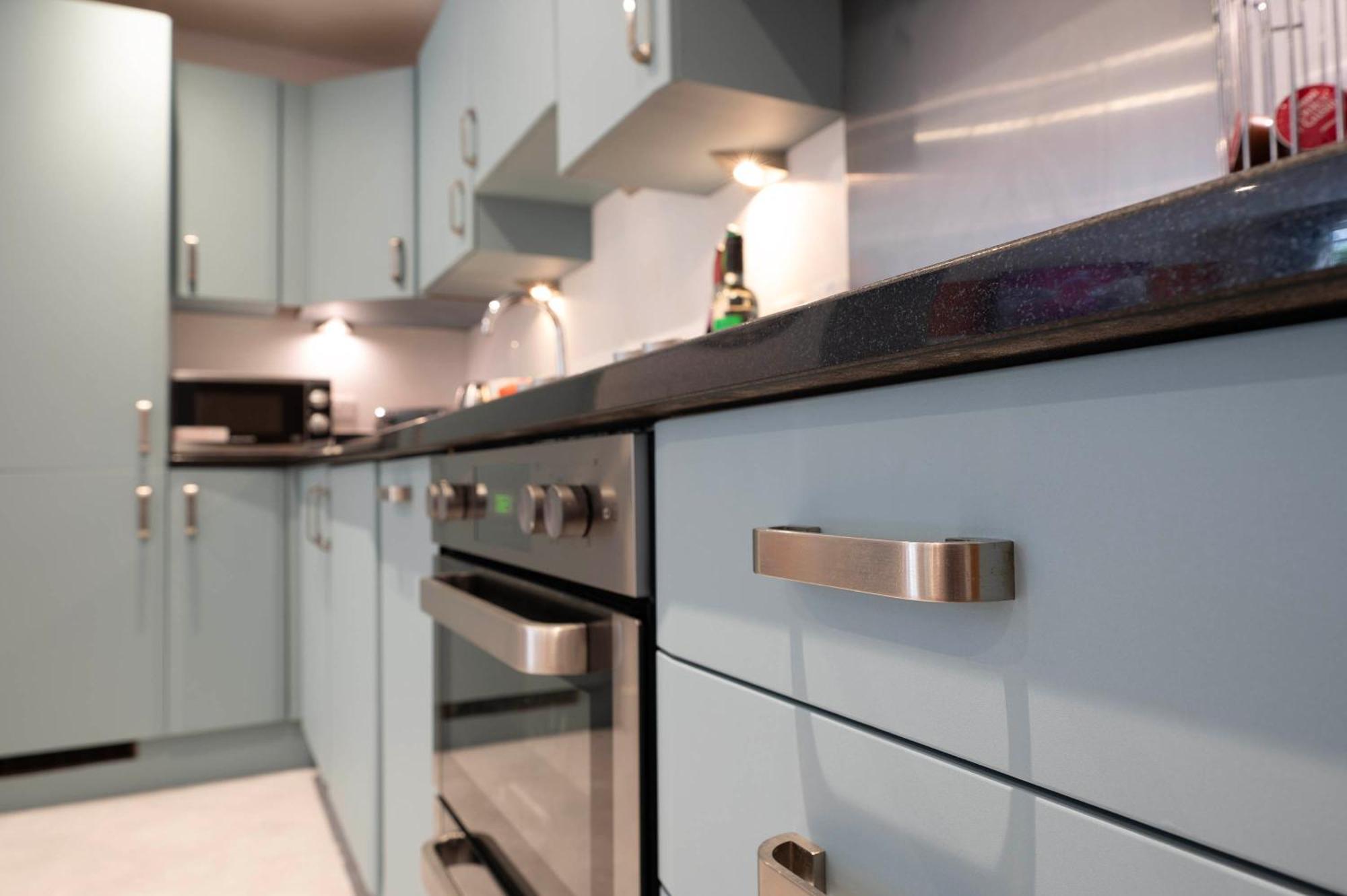 The Chaucer - Modern 3 Bed Home With Parking Close To City Centre كانتربيري المظهر الخارجي الصورة